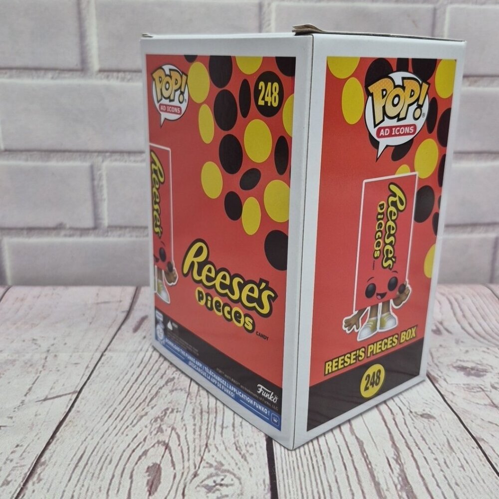 Funko Pop! 248 Reese's Pieces Box, Funko Store Exclusive~ New In Box - Picture 3 of 6